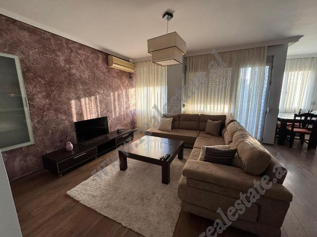 Apartament 2+1 me qira ne rrugen e Dibres prane Kompleksit Halili Tirane.

Pozicionohet ne katin e